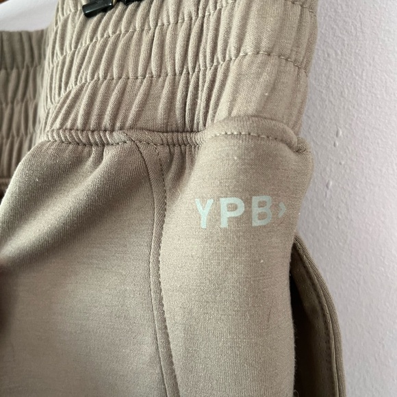 Abercrombie sweats - Picture 3 of 6